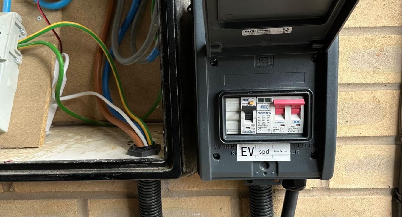 OHme EV Car Charging Point Installed in Wixams